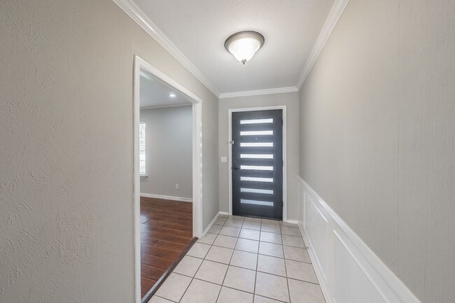 Photo - 1300 Potomac Dr