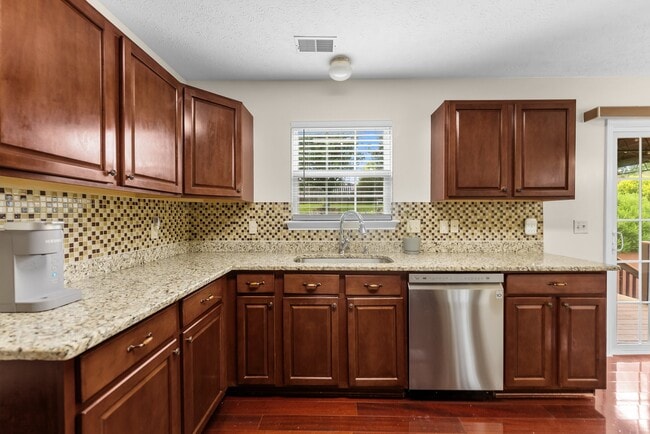 Photo - 7020 Timber Oak Dr