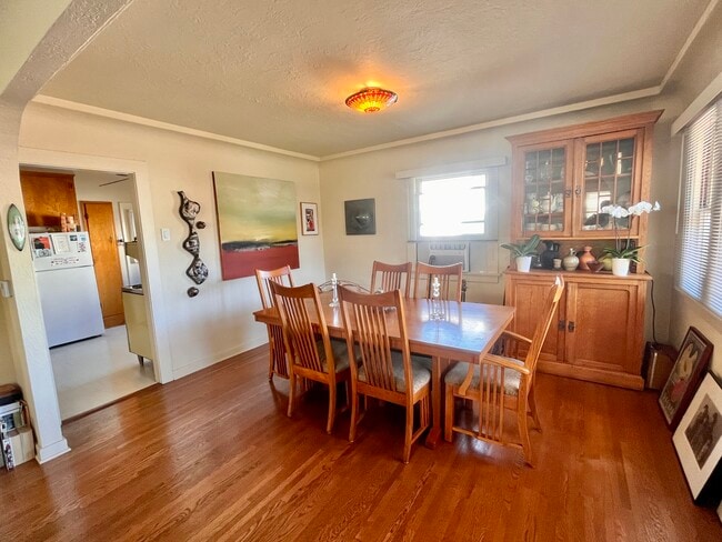 Photo - 1042 W 14th St