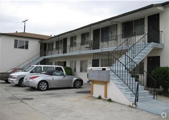 Primary Photo - 1805 W 80th St Rental