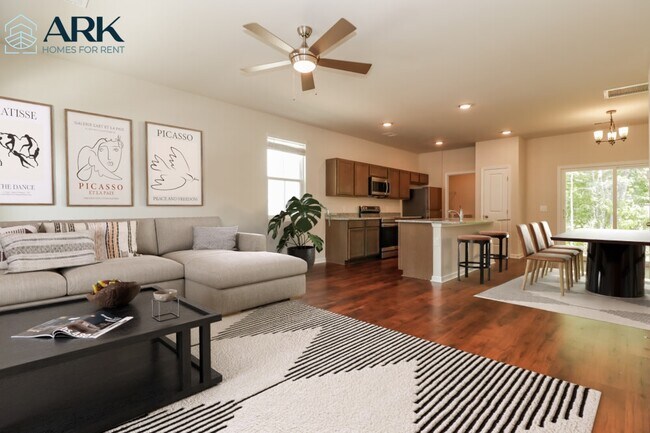 Photo - 105 Morning Line Dr