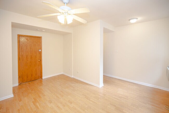 Photo - 1430 N Dearborn Pkwy Unit 312
