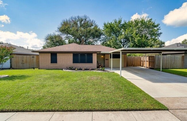 Building Photo - 103 Midway Dr