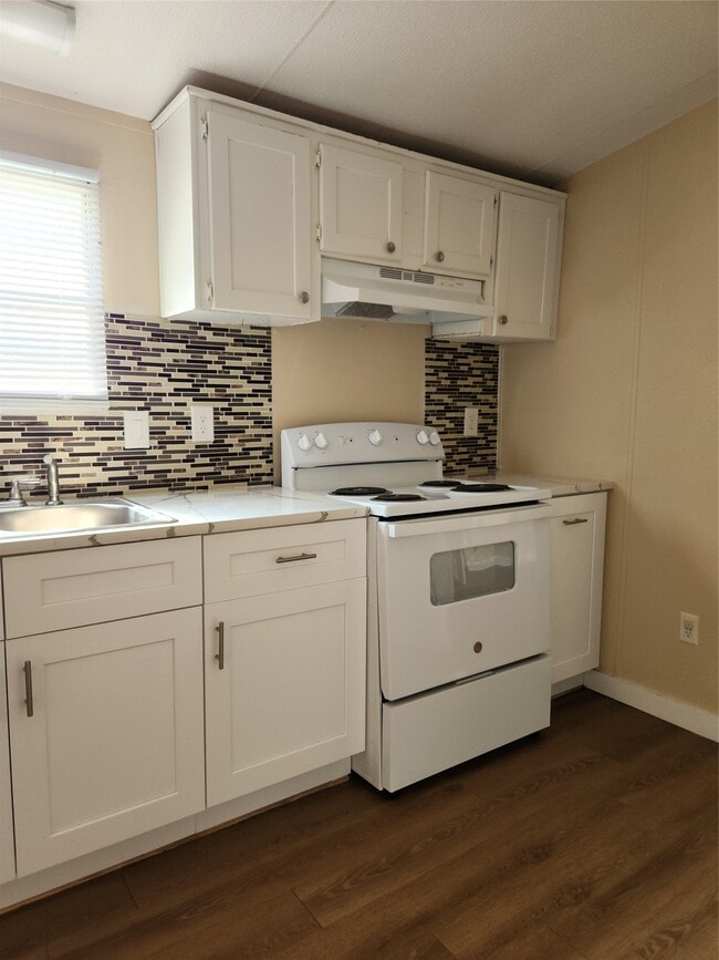 Photo - 19139 Groveway Dr