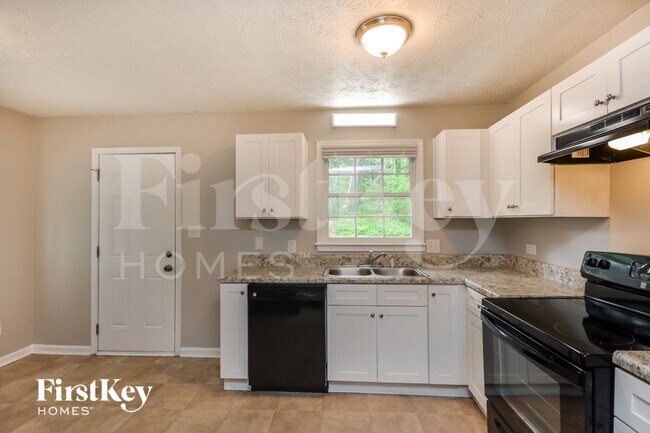 Photo - 2826 Bay Leaf Dr SE