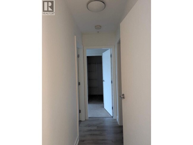 Photo - 8940 University Crescent