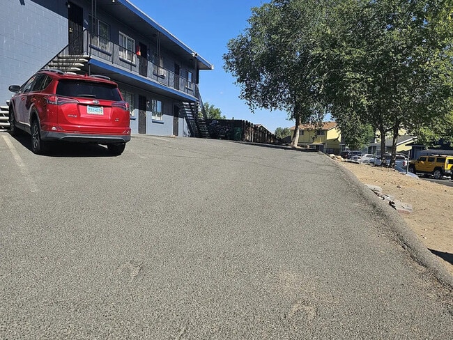 Building Photo - COMING SOON! Your Cozy Northwest Reno Apar... Rental