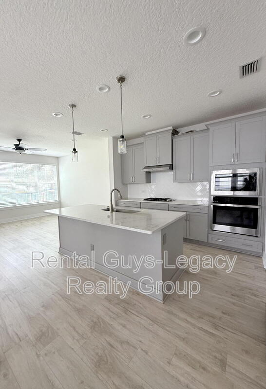 Photo - 409 Crestview Dr