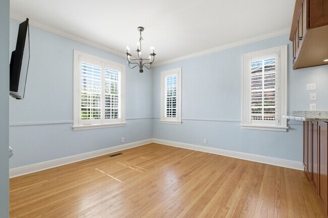 Photo - 1002 Sutton Hill Rd