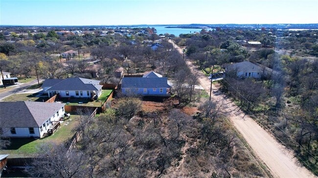 Photo - 111 E Hickory Dr