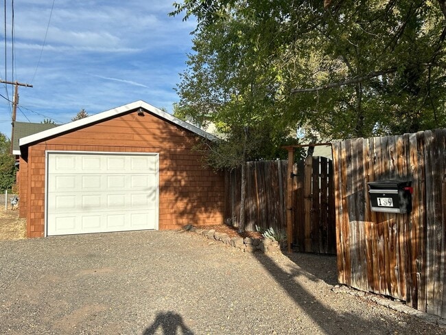 Photo - Downtown Redmond Charm 3 Bedroom / 1 Bath