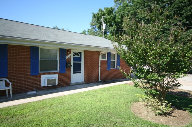 Renovated Apartment Near Duke West / W&D /... - Renovated Apartment Near Duke West / W&D /... Unit 2006C