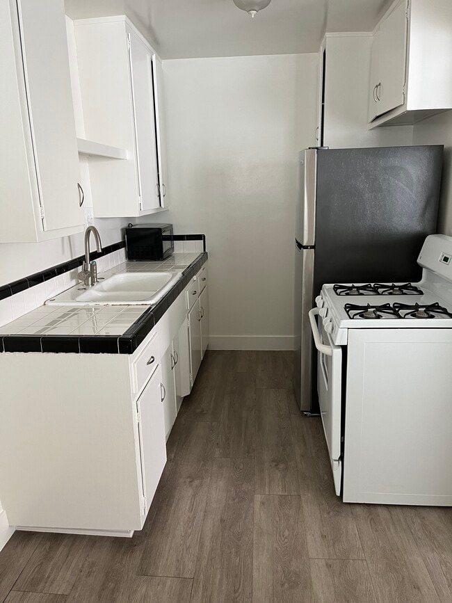 Photo - 340 Manhattan Ave Unit 2