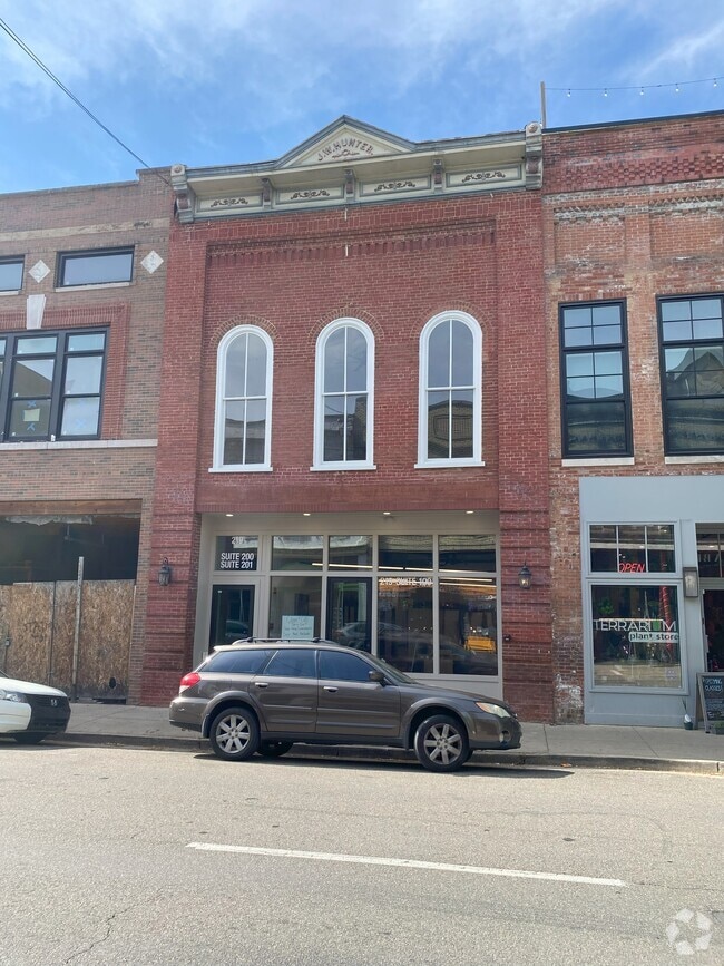 Building Photo - 219 E Main St Rental