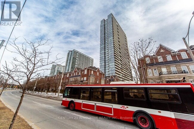 Photo - 105 The Queensway Unité 1107