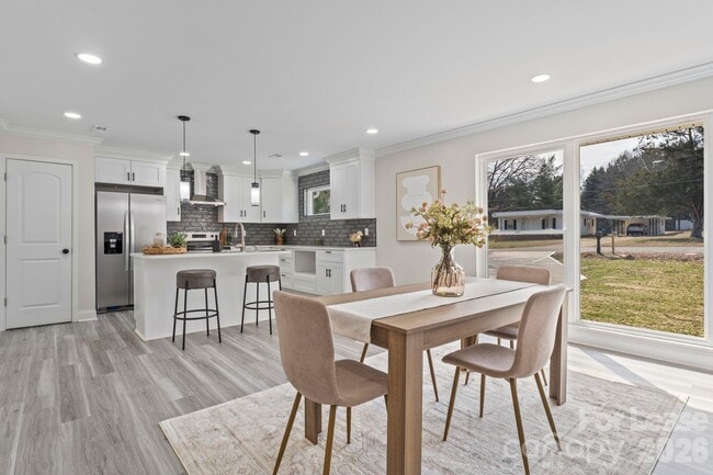 Photo - 612 Westway Dr