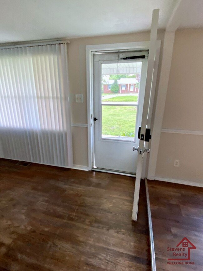 Photo - 25 N Franklin Ave