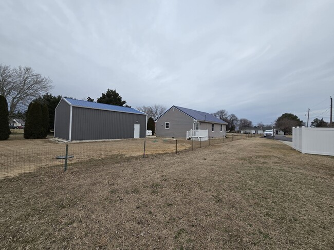 Casa-Granero en 1/2 Acre - 23118 Argos Corner Rd