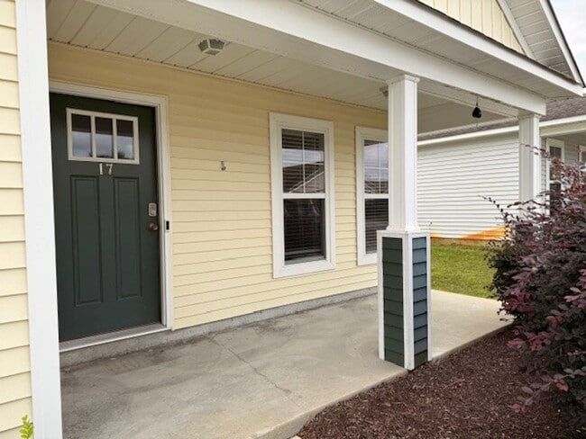 Photo - Home is located in Avendale-Rocky Point ad...