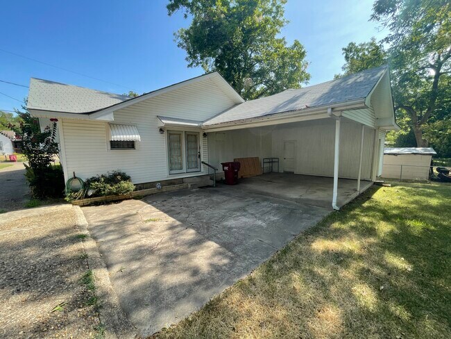 Photo - 120 Carthel St