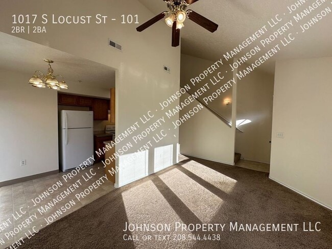 Photo - 1017 S Locust St Unidad 101