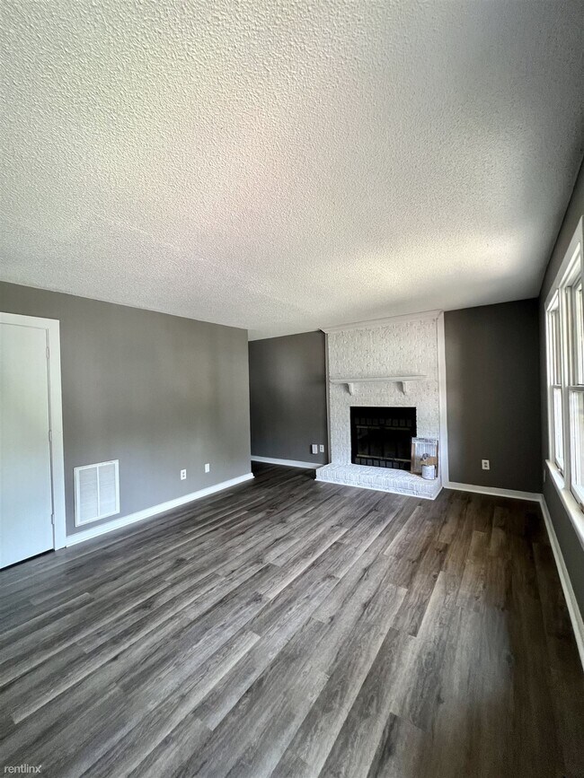 2 br, 1.5 bath Townhome - 4300 Bayliner Dr - 2 br, 1.5 bath Townhome - 4300 Bayliner Dr