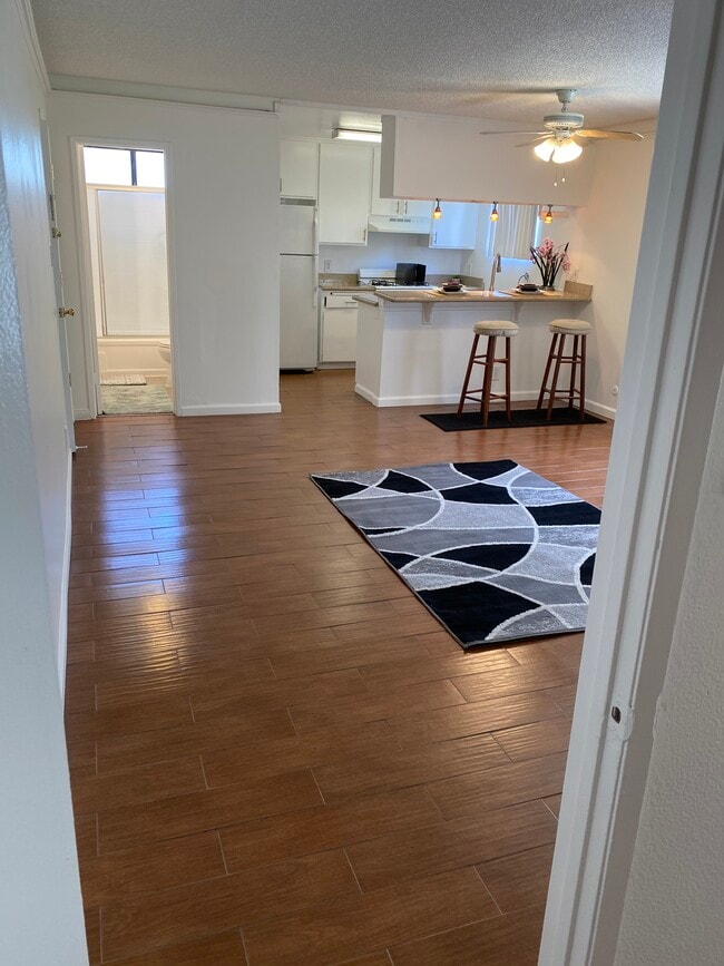 Photo - 1943 Vista Del Mar Ave