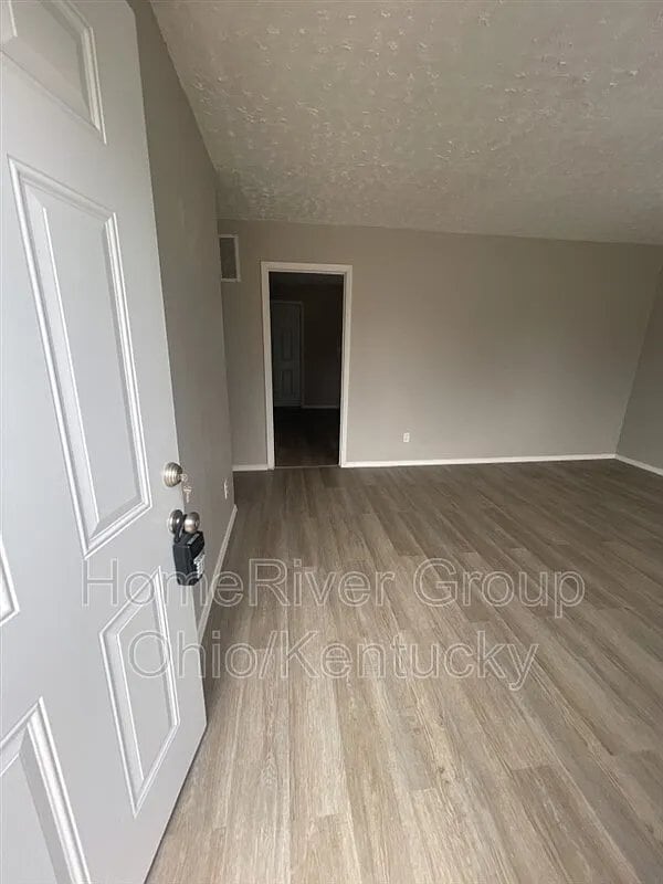 Photo - 1385 Guenther Rd