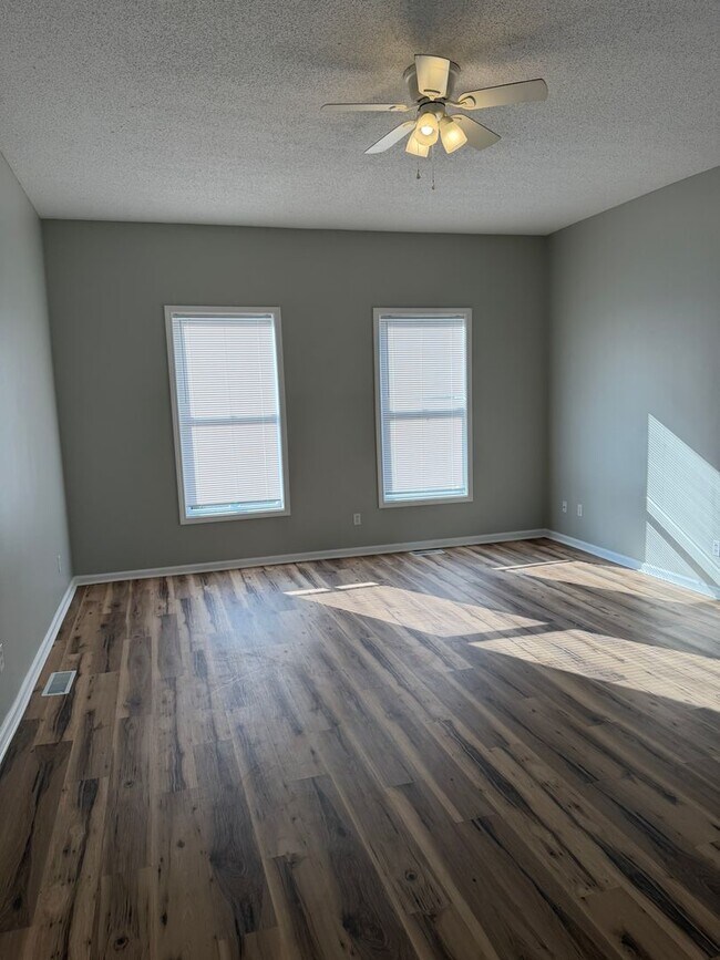 Photo - 2 bedroom, new floors, walkable! Unidad 520-C