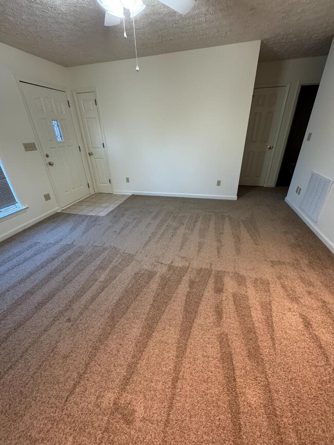 Photo - 1714 Monument Ln