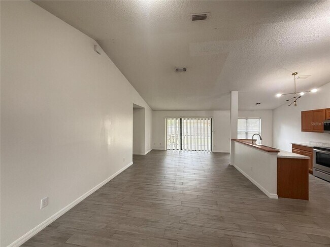 Photo - 3718 Linsbury St