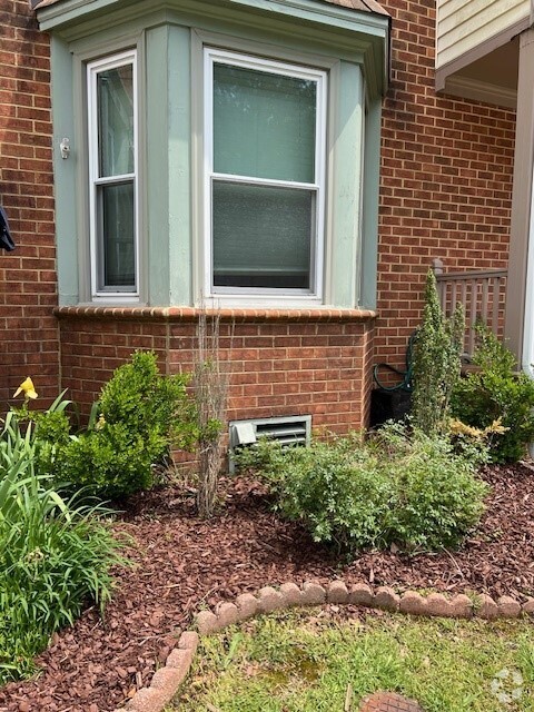 Building Photo - 339 Middle Oaks Dr Rental