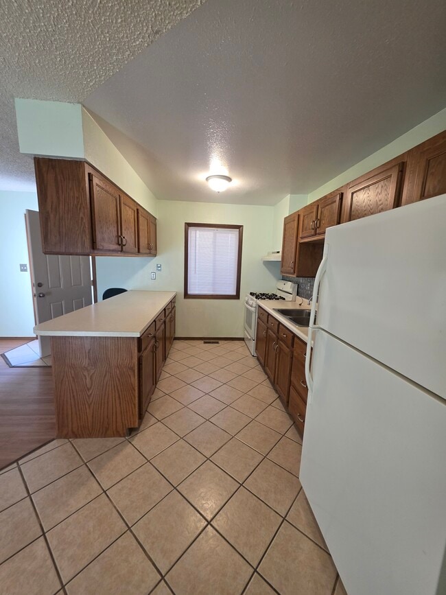 Photo - 6862 Femmer St