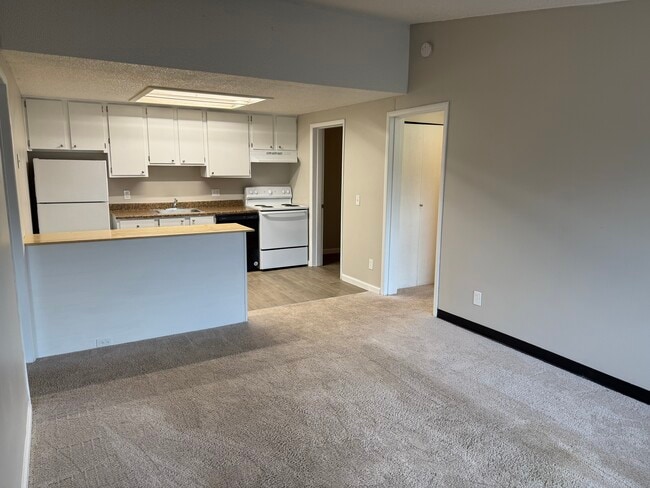 Photo - Longwood Apts