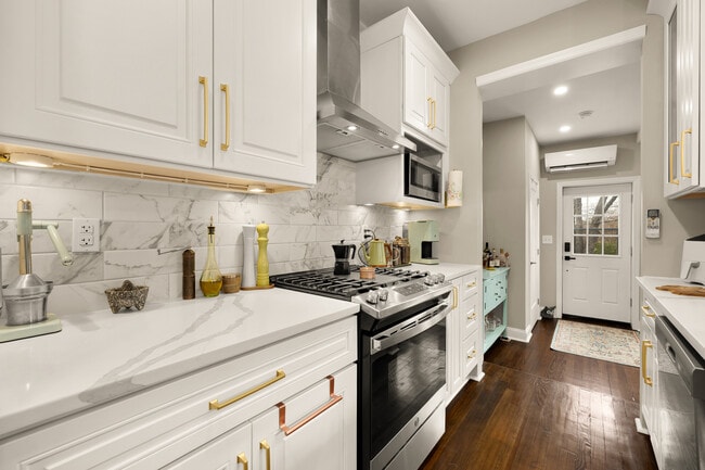 Photo - 2124 N Capitol St NW