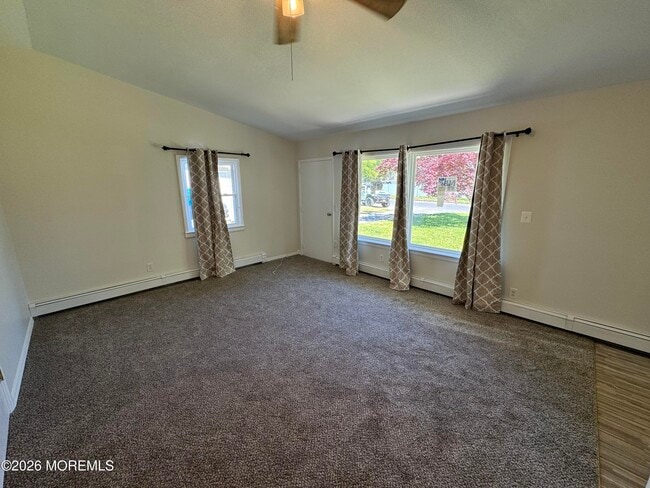 Photo - 208 Shore Blvd