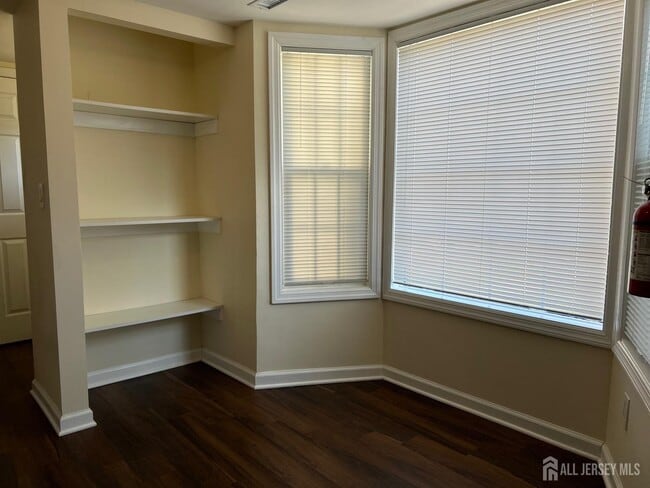 Photo - 310 Pewter Ct