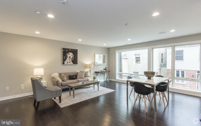 Building Photo - 705-7 S 12th St Unit 2 Rental