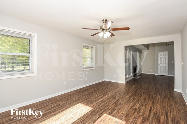 Photo - 4800 Victoria Ln