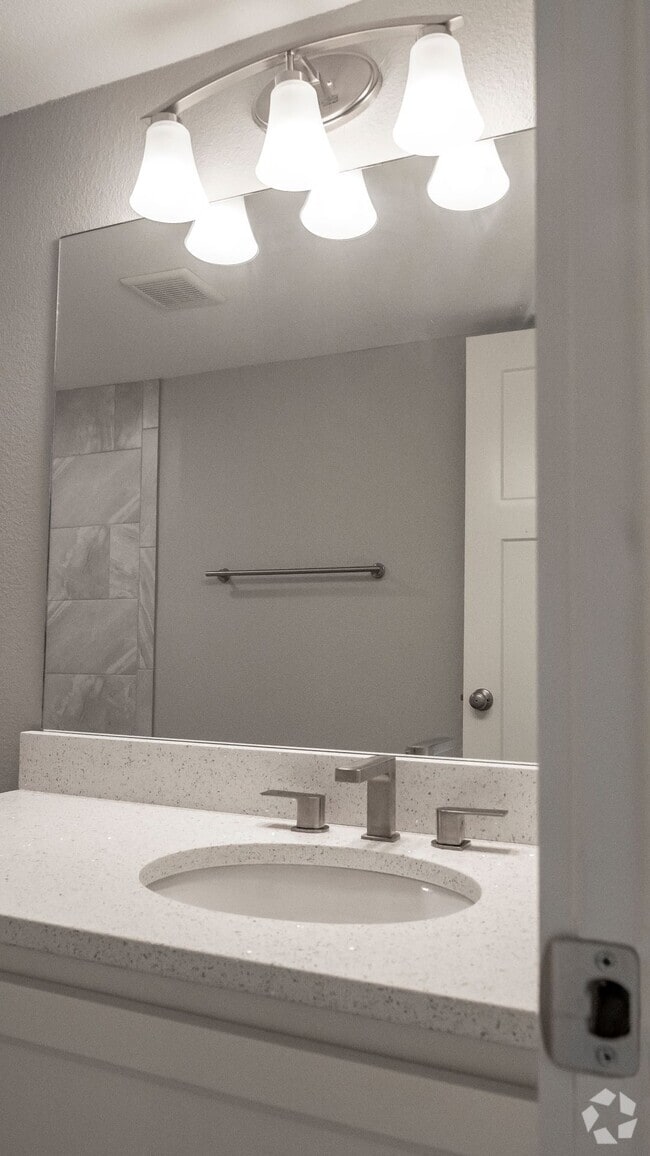 Building Photo - The Finley Downtown - Unit 300 W. Pleasure Apt 313
