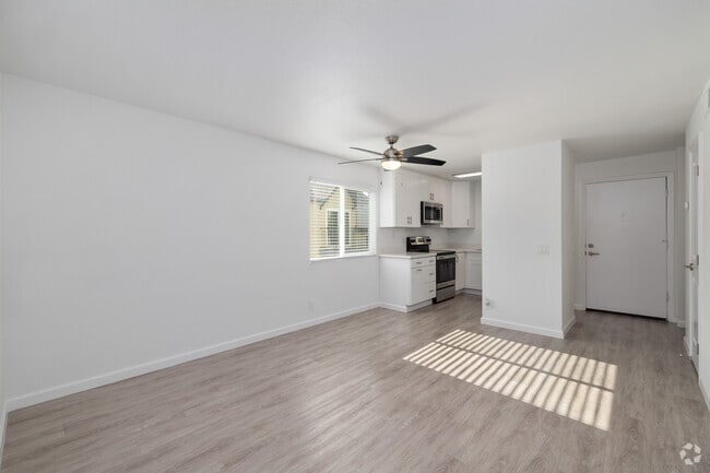 1BR, 1BA - 624SF
