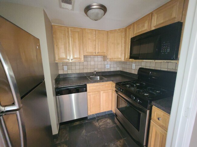 Photo - 226 Monroe St Unidad #C