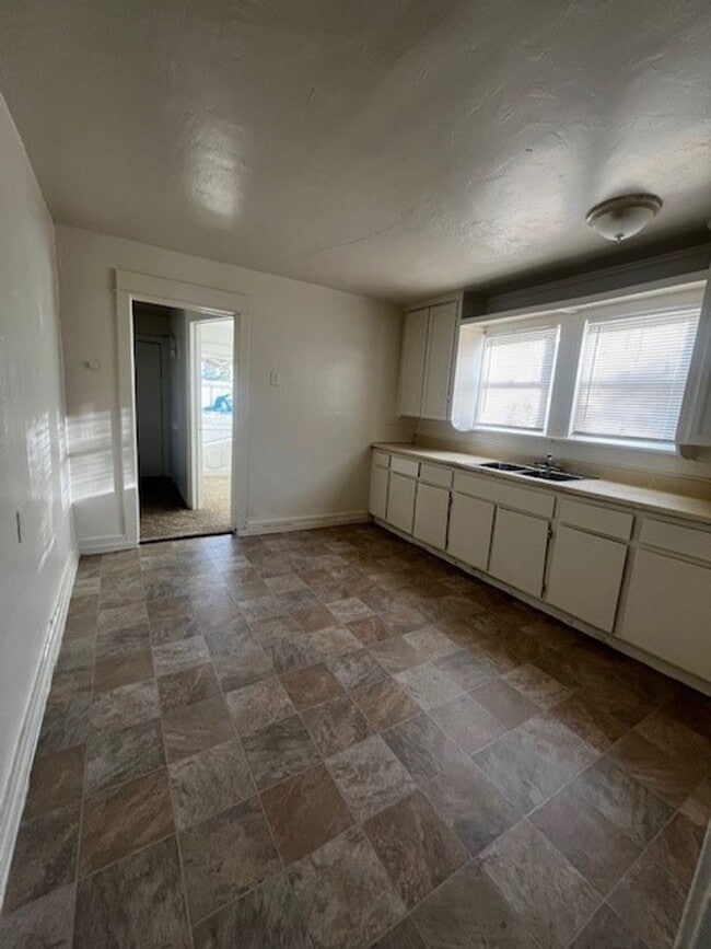 Photo - 2416 Center St