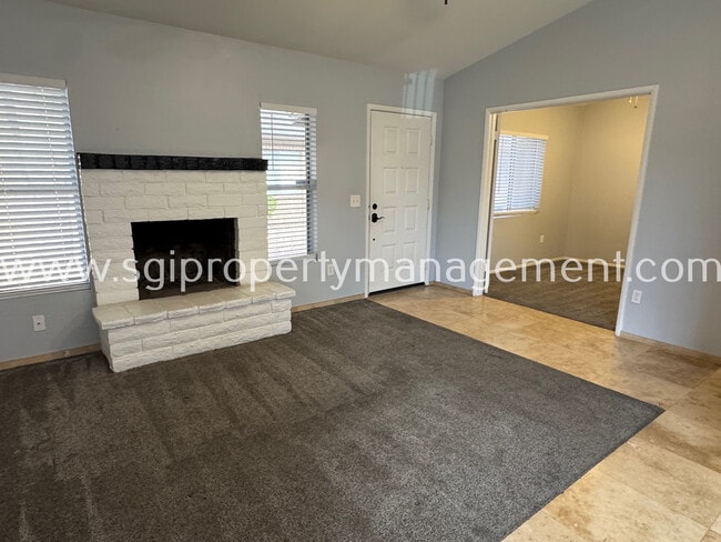 Photo - 117 W Concorda Dr