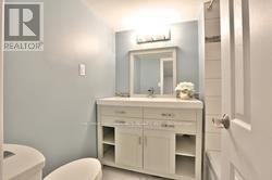 Photo - 25 Elgar Ave