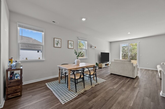 Photo - 107 Delray Ct