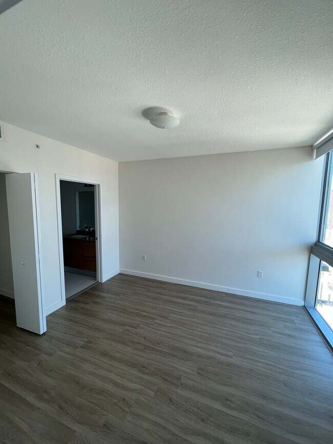 Photo - 168 SE 1st St Unidad 11