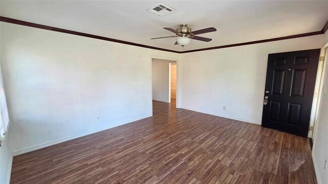 Photo - 605 NW 50th St