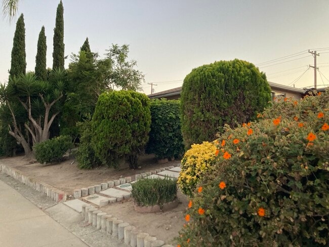 Building Photo - 4640 Clairemont Dr Rental