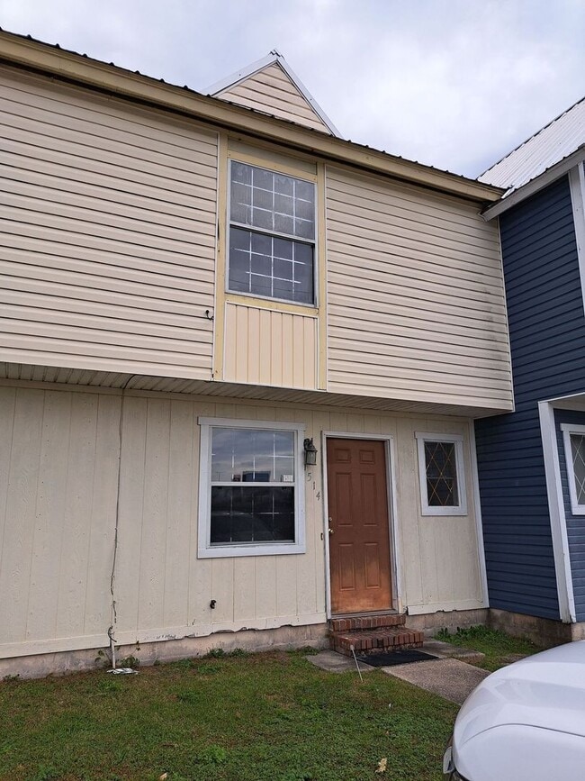 Building Photo - 1514 Kraft Ave Unit 1514 Kraft Ave.